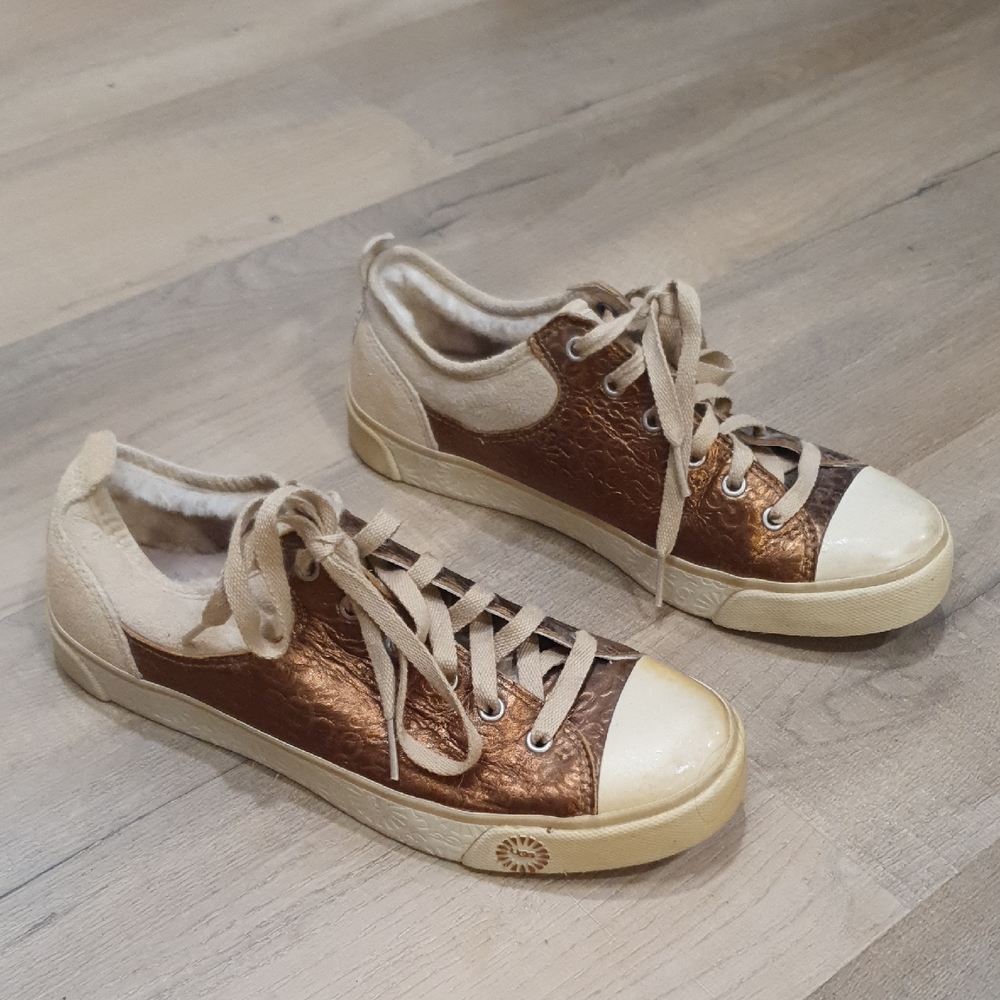 Ugg shimmer Embossed Sheerling Lines Brown and Cream Sneakers - Bronze Size 7